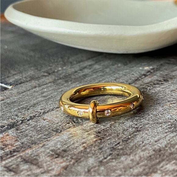 NEW Simple Round Gold & Rhinestone Ring - Picture 11 of 11